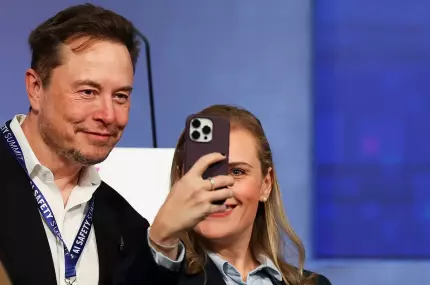 Elon Musk și-a șters contul de Instagram pentru că ajunsese să își facă prea multe selfie-uri: "Cred că te poate face să fii cam deprimat" Elon Musk și-a șters contul de Instagram pentru că ajunsese să își facă prea multe selfie-uri: "Cred că te poate face să fii cam deprimat"