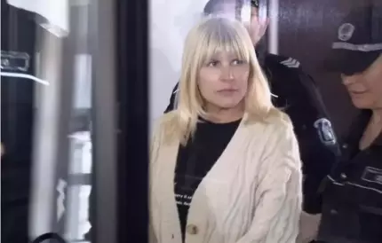 Elena Udrea, escortată de poliţişti Elena Lasconi, întrebată dacă o va graţia pe Elena Udrea în cazul în care ajunge preşedinte: "De ce aş face asta?"